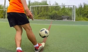 kỹ thuật đá bóng bằng mu bàn chân